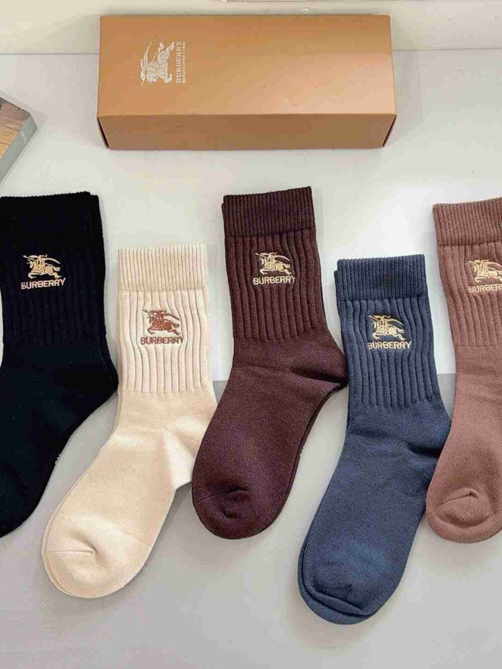 Burberry Ribbed Mid-Calf Socks 5 Pairs Gift Box Horseferry Embroidered Logo Sock - Picture 2 of 7